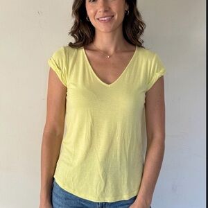Jennifer Lopez Pale Yellow V-Neck Short Sleeve Tee